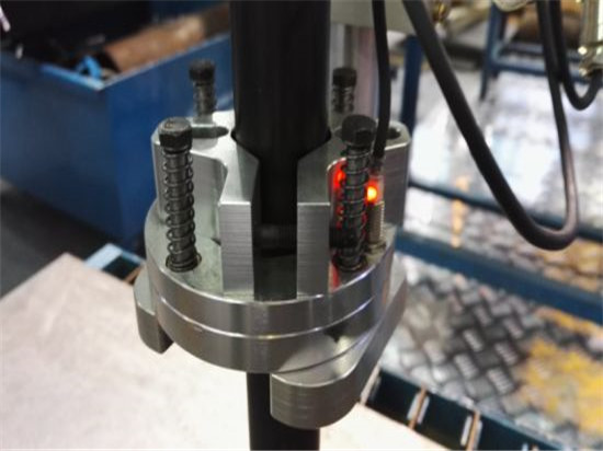 Máquina de corte de plasma titanio cs hoja de metal