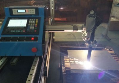 Máquina de corte por plasma CNC de hoja de metal con controlador