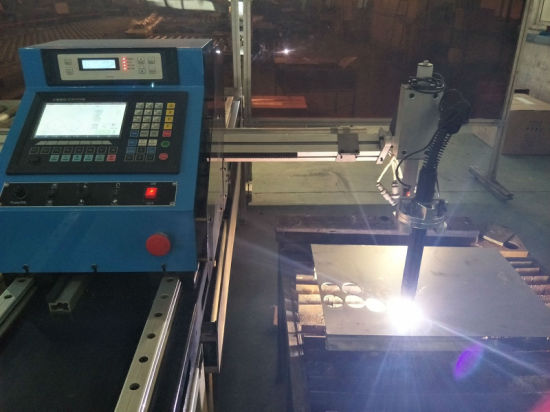 Máquina profesional del cortador del metal del cortador 4x4 del plasma del CNC para la venta